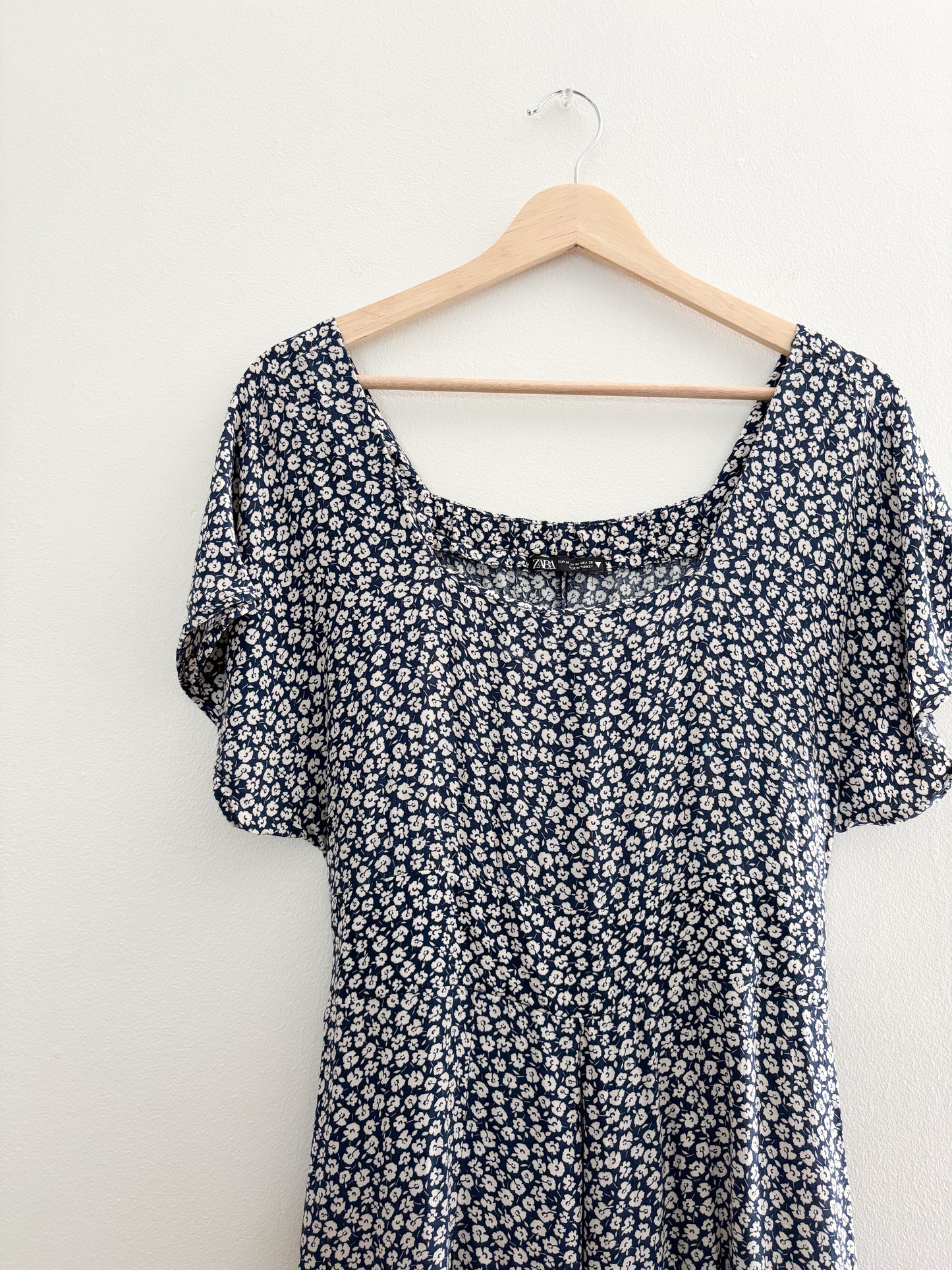 Zara floral dress (M)