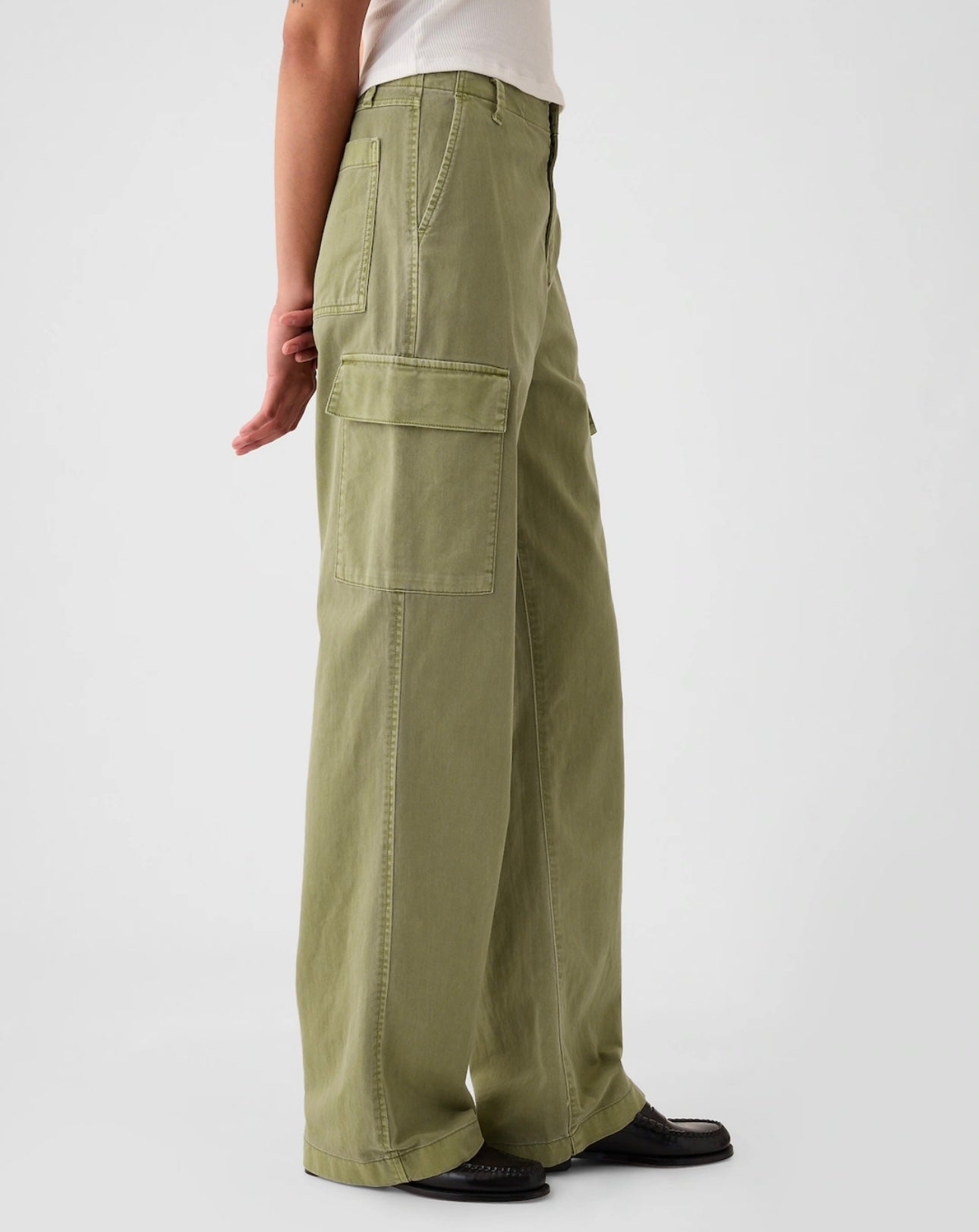 Gap Loose Khaki Cargo Pants