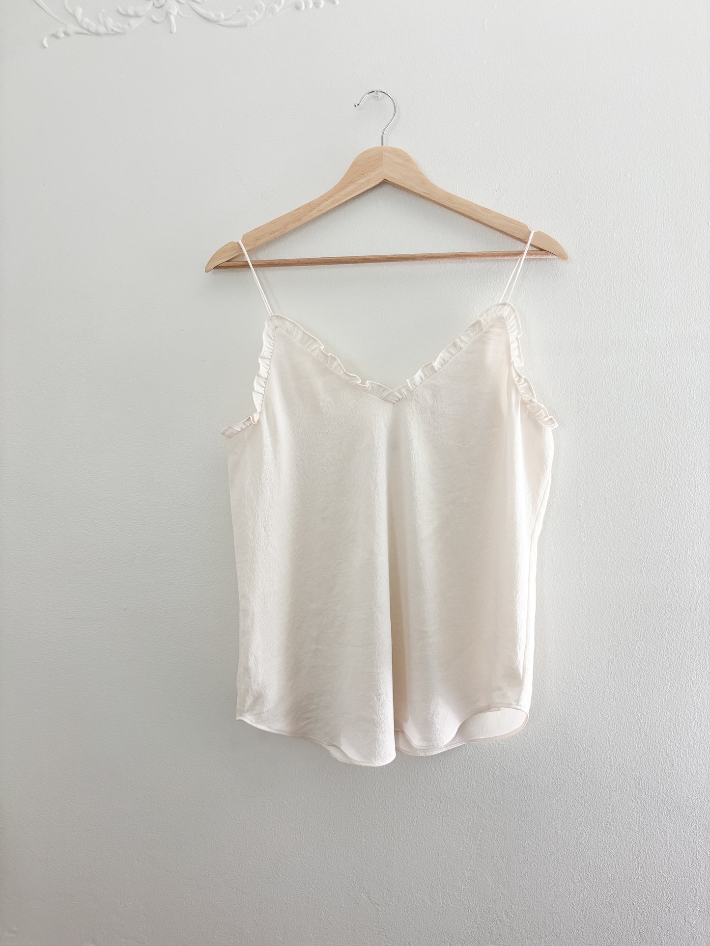 Express ruffle tank top (S)