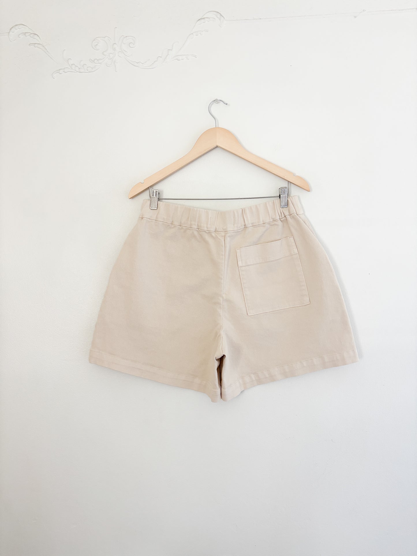 Everlane Cream Easy Shorts (L)