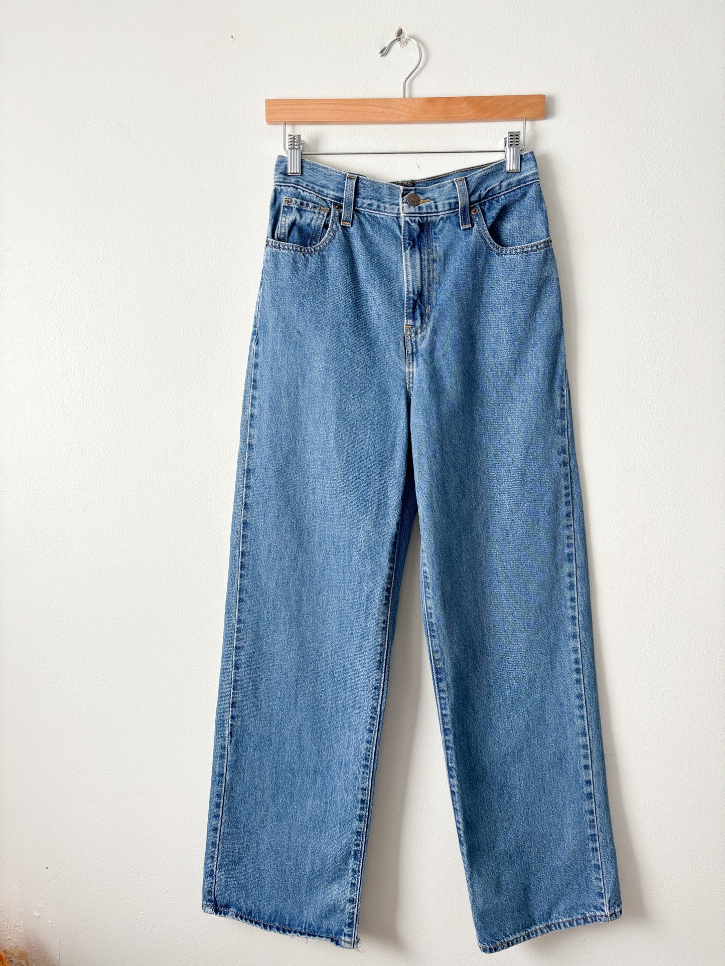 Levis High Waisted Straight Jeans