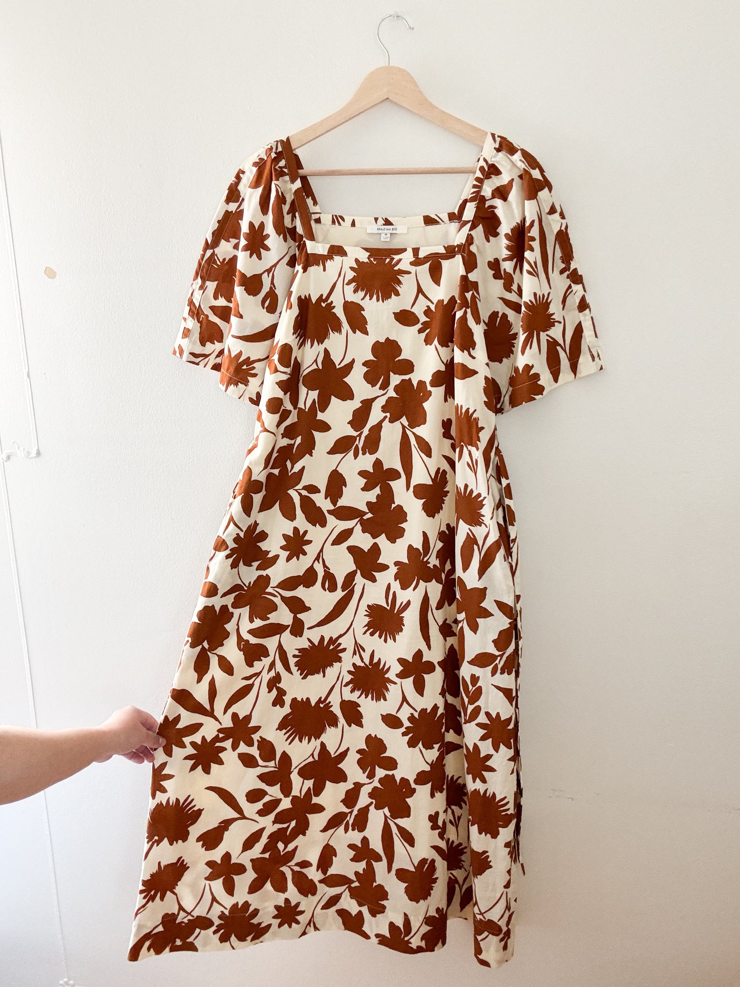 Zoe and Claire Floral dress (M)