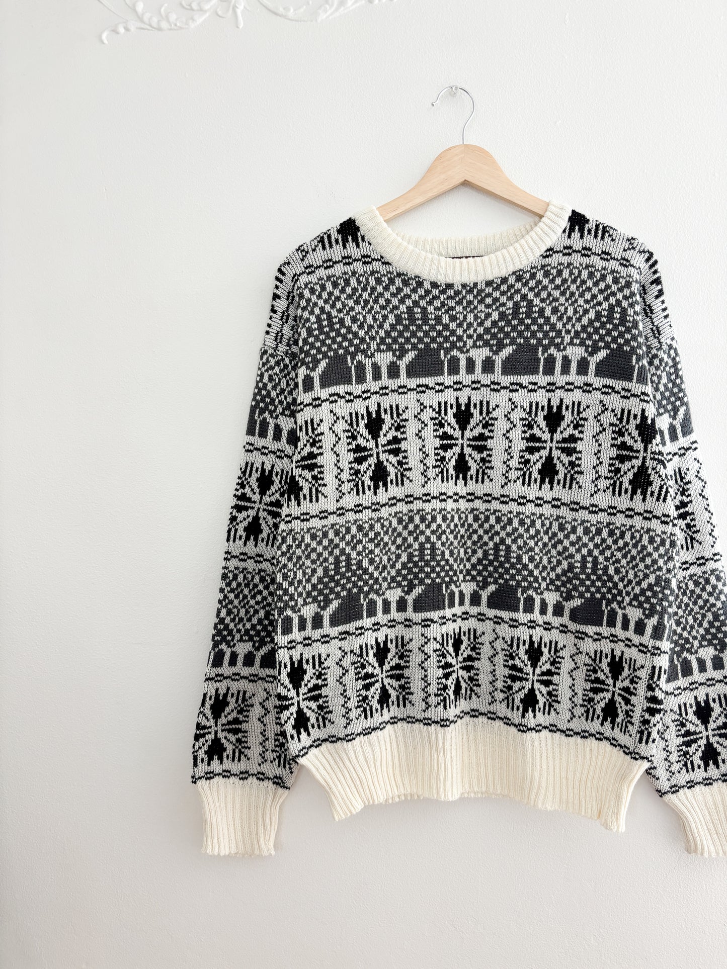 Vintage Patterned Sweater (L)
