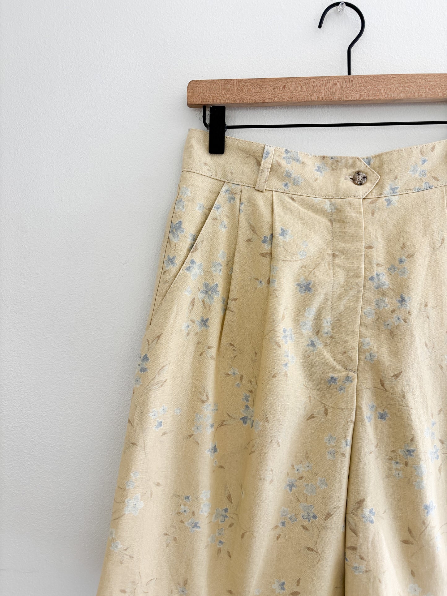 Vintage Floral Shorts (28/29”)
