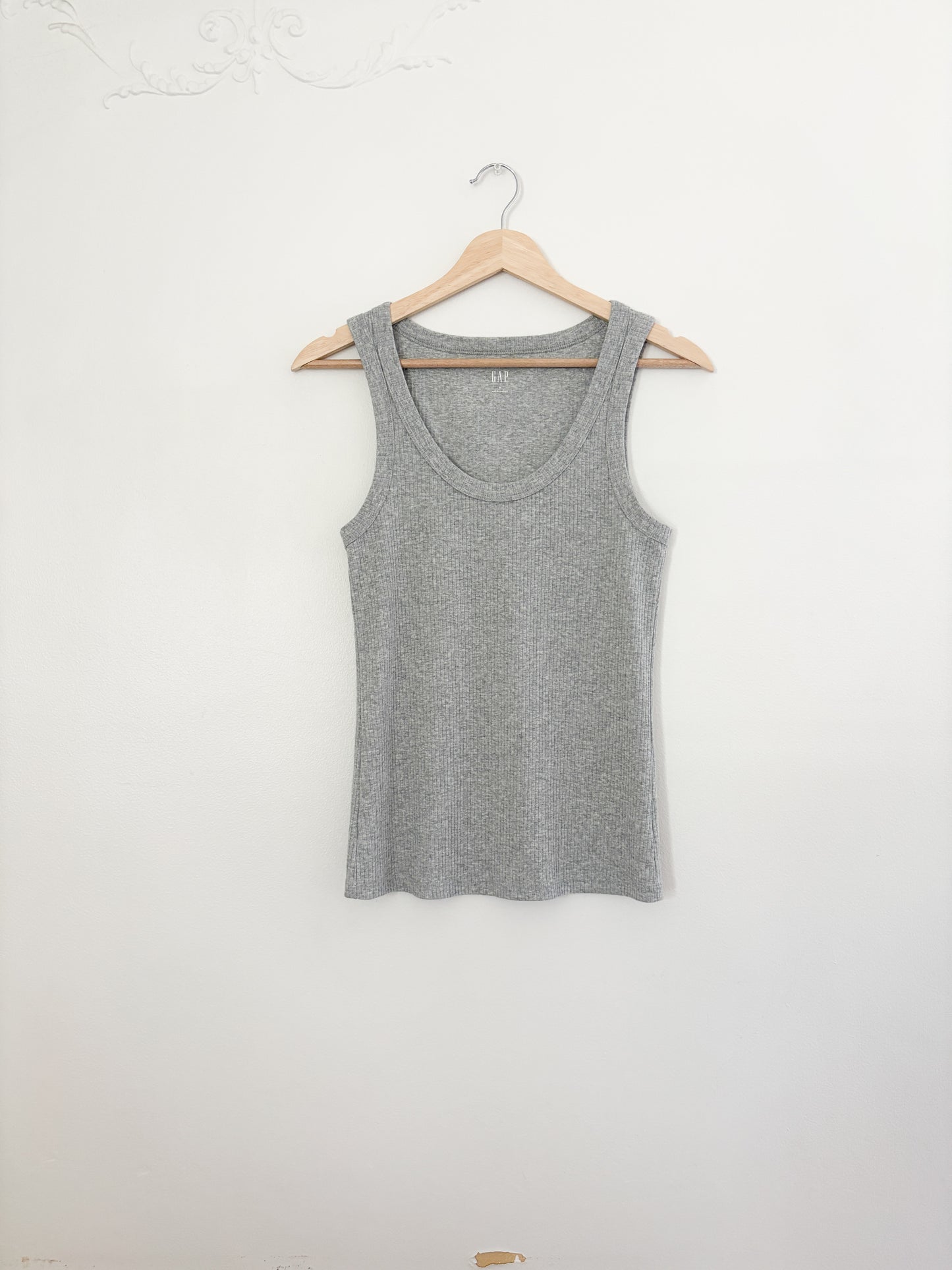 Gap Ribbed Tank Top (M)