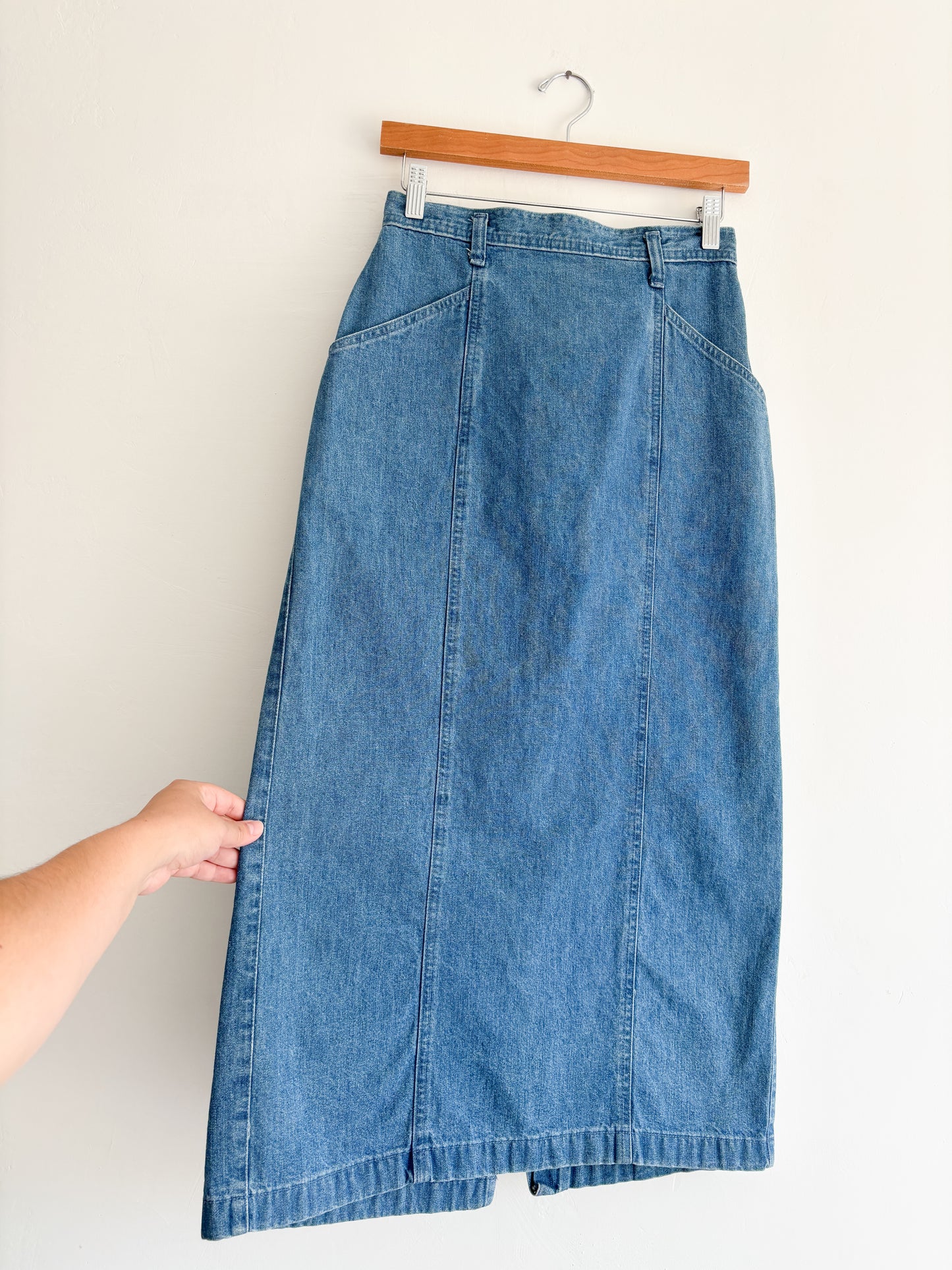 Vintage denim skirt (26”)