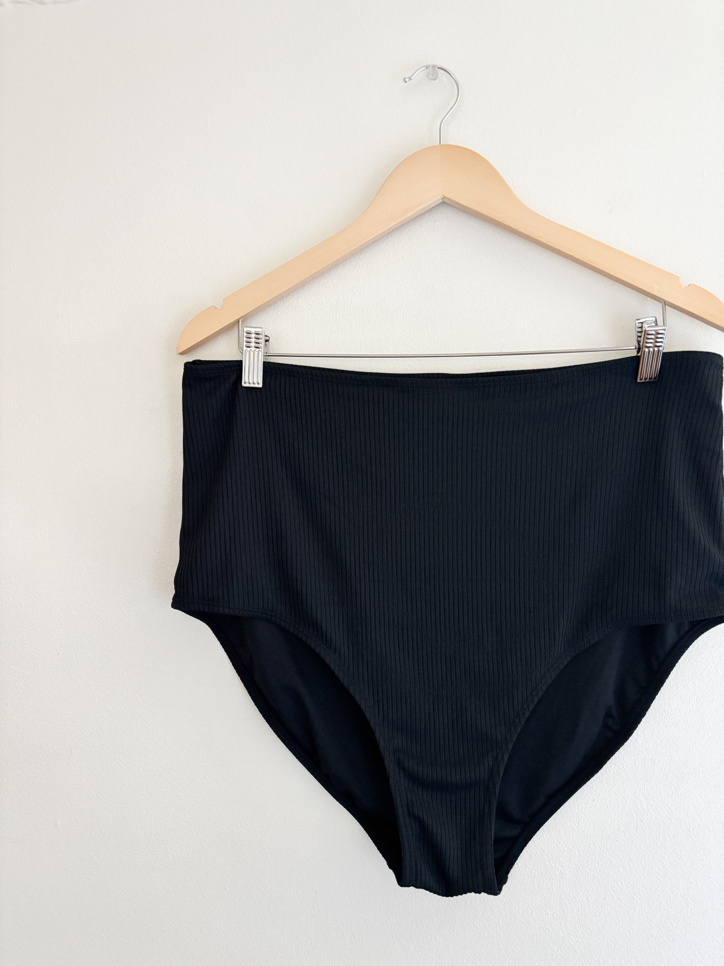Coral Reef Black Ribbed Swimsuit (XL)