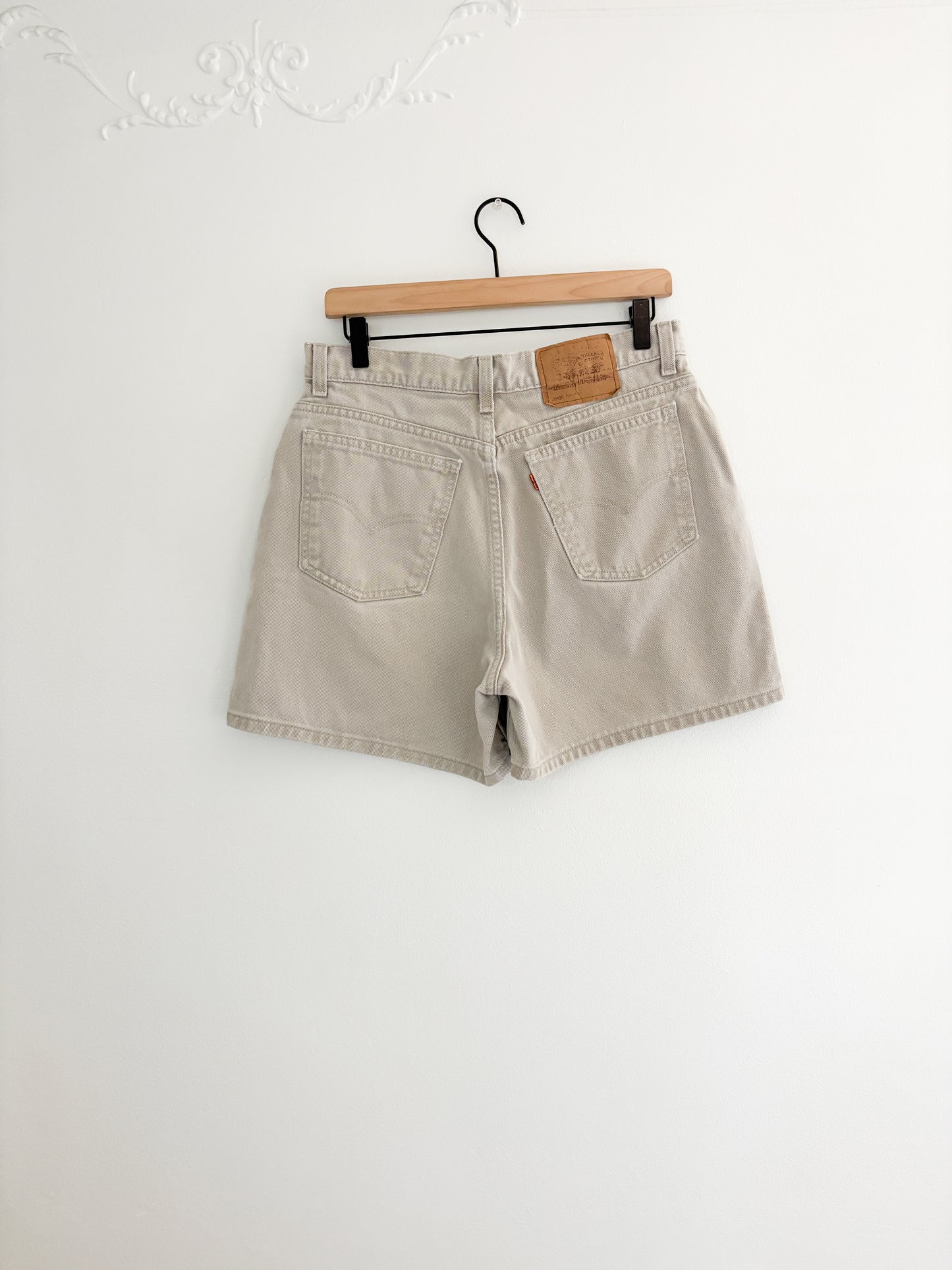 Levis Orange Tab Khaki Shorts (30”)