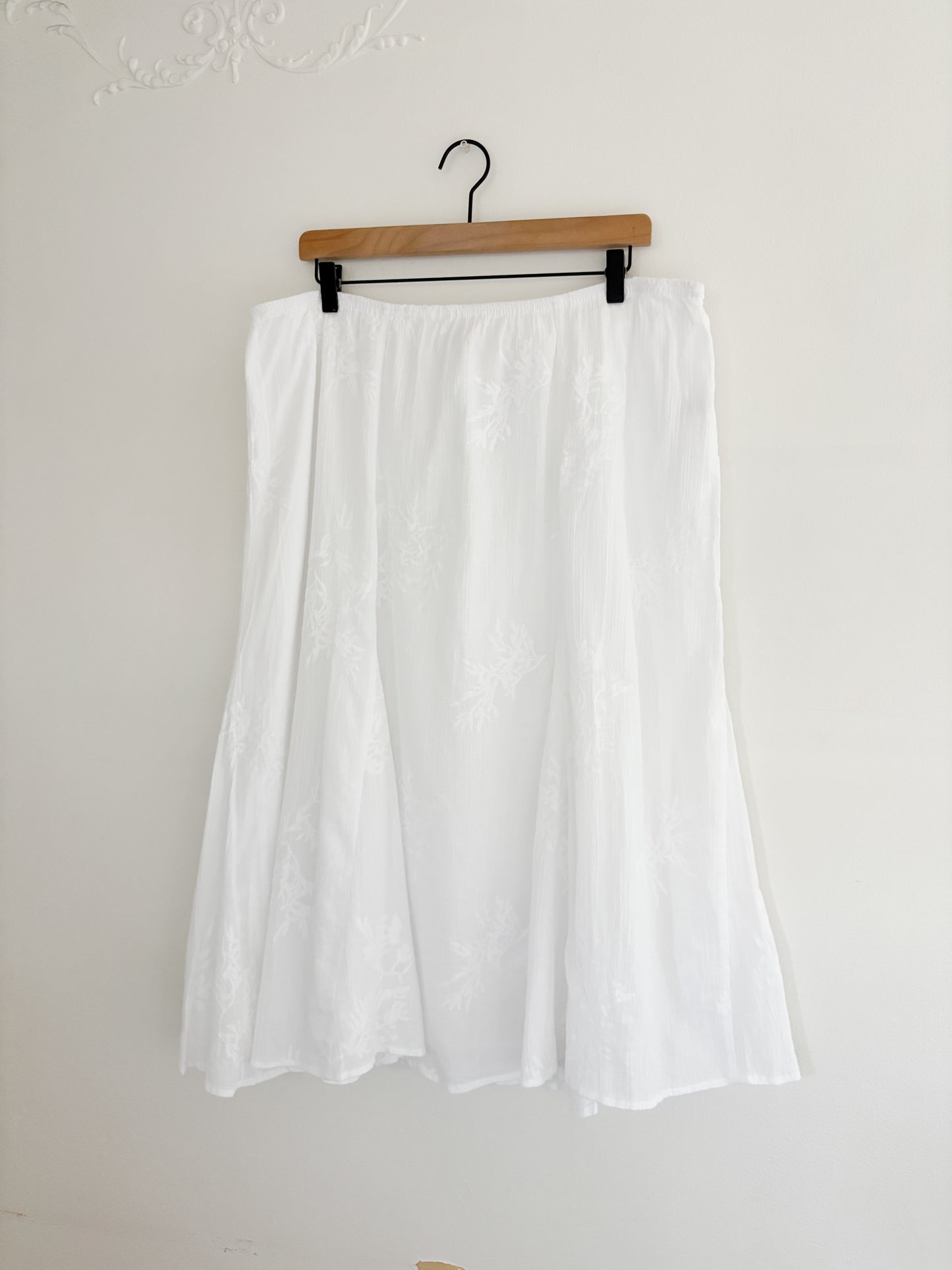 White Floral Skirt (XL)