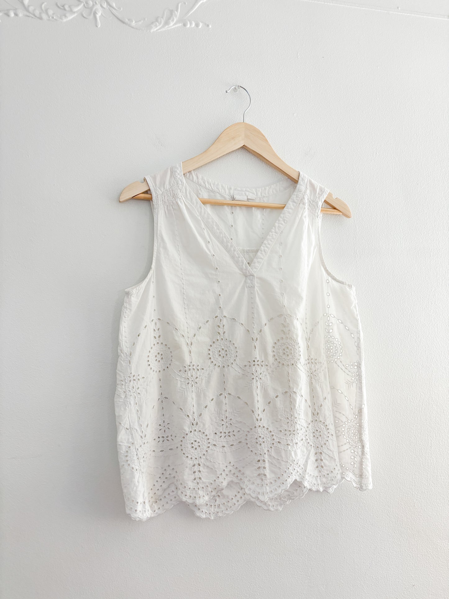 Gap Eyelet Top (S)