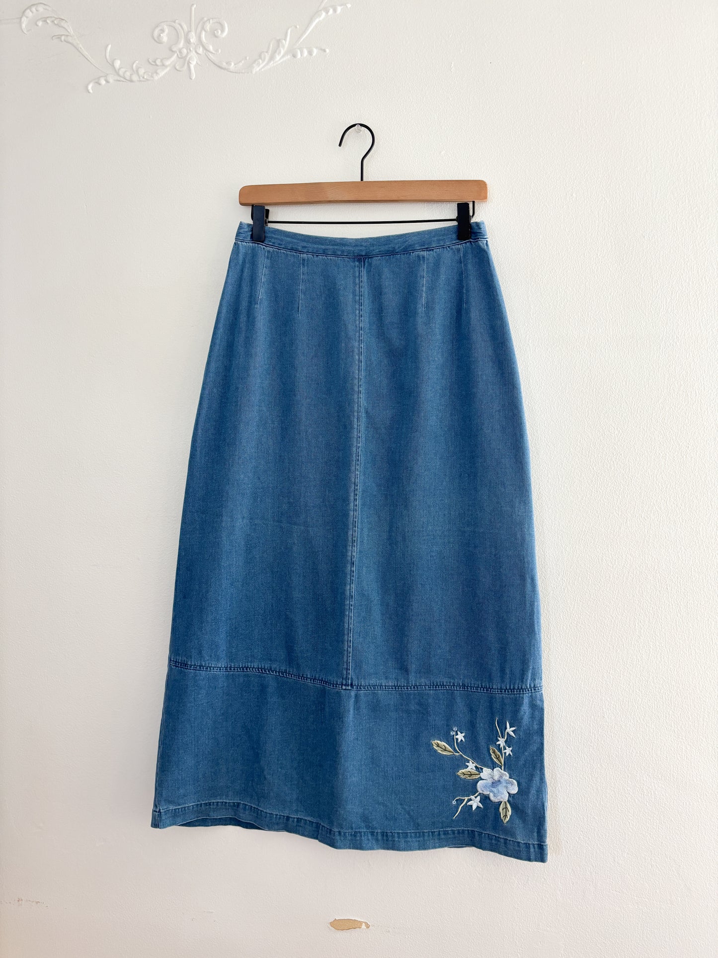 Vintage Floral Embroidered Denim Skirt (27/28”)