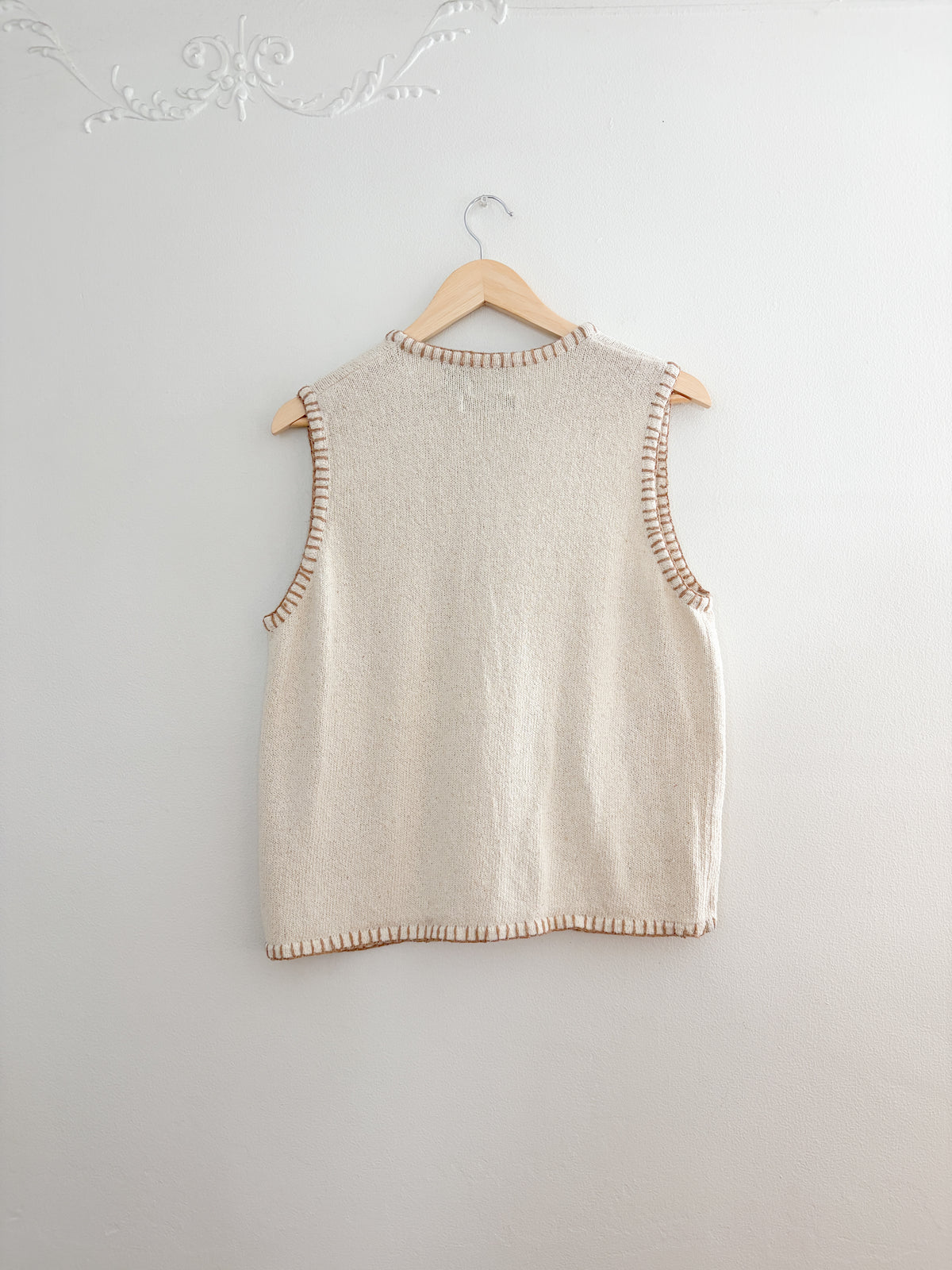 Vintage Embroidered Knit Vest (XL)