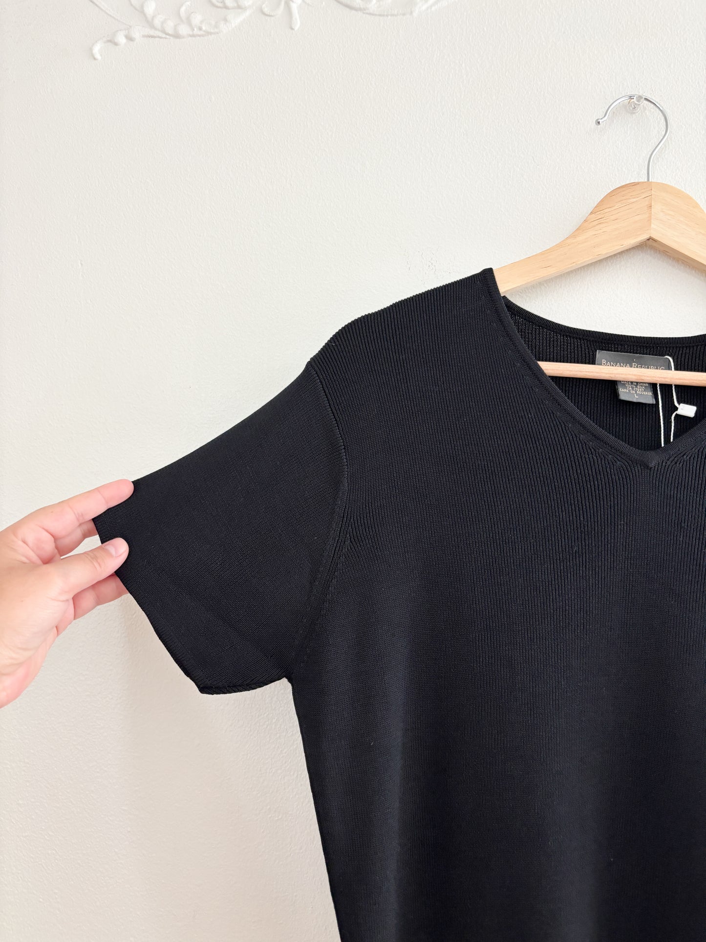 Banana Republic Silk V Neck (L)