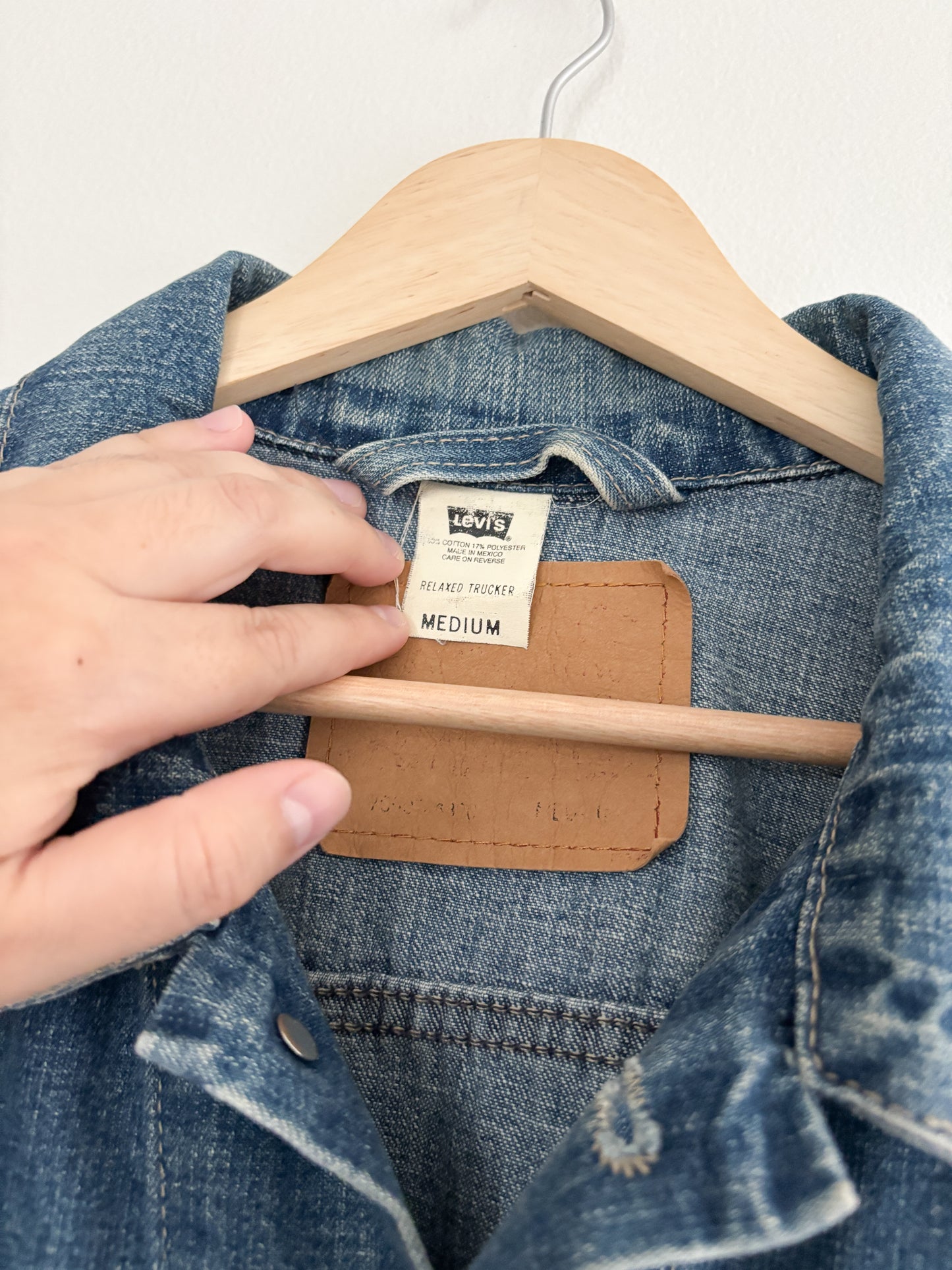 Vintage Levis Relaxed Trucker Jacket (M)