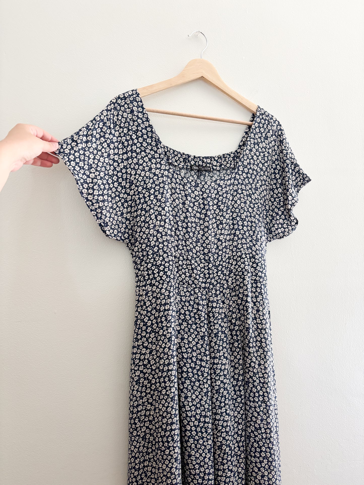 Zara floral dress (M)