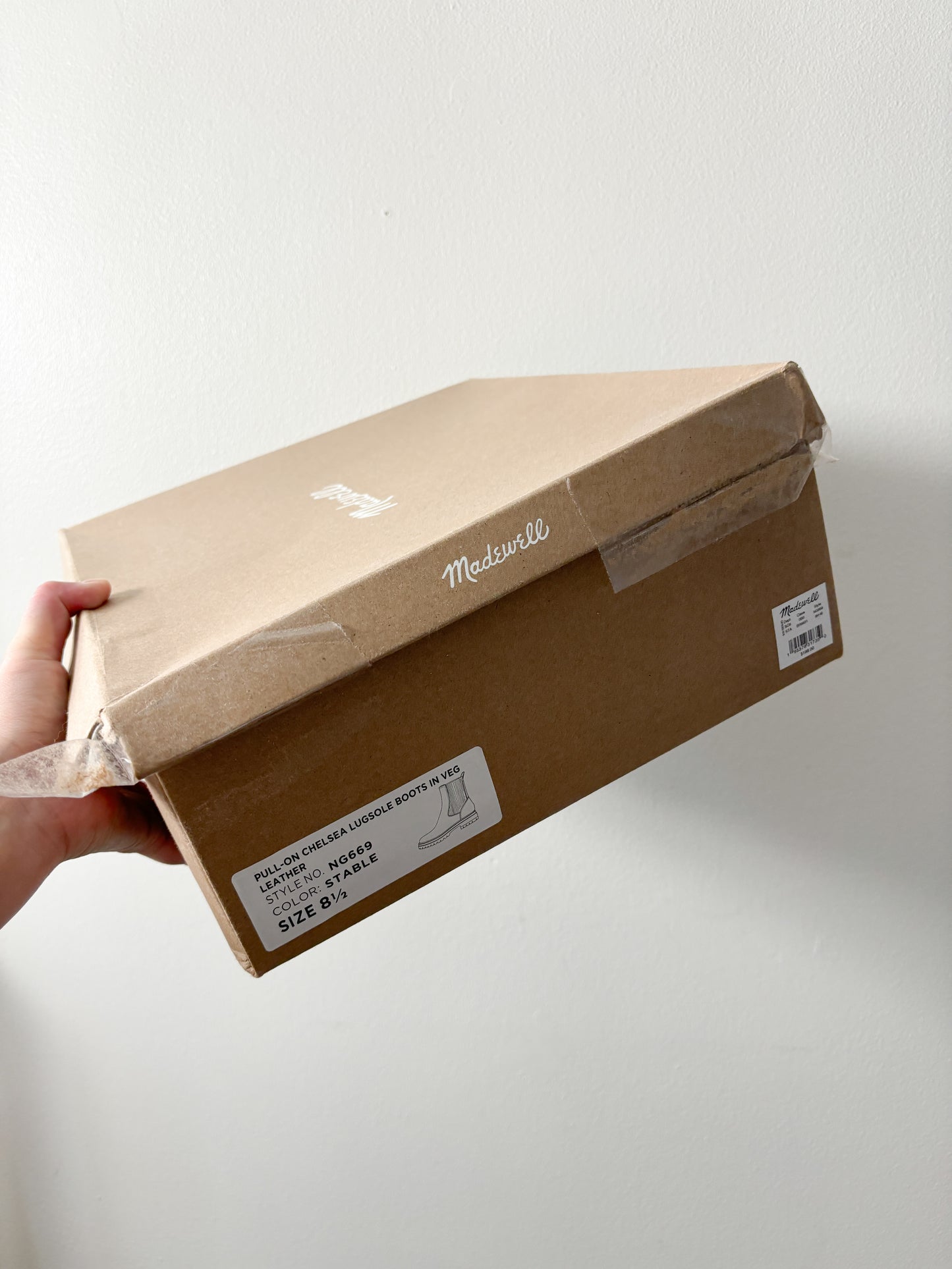 NEW Madewell Pull On Chelsea Lug Sole Boots (8.5)