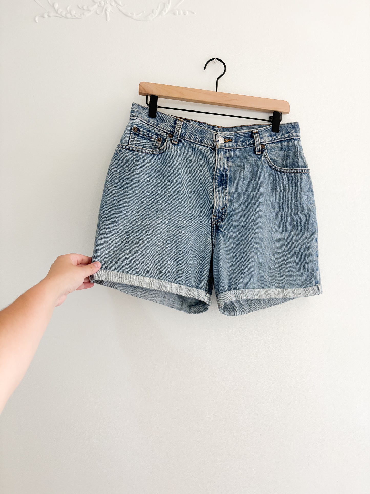 Vintage Levis Denim Shorts (30”)