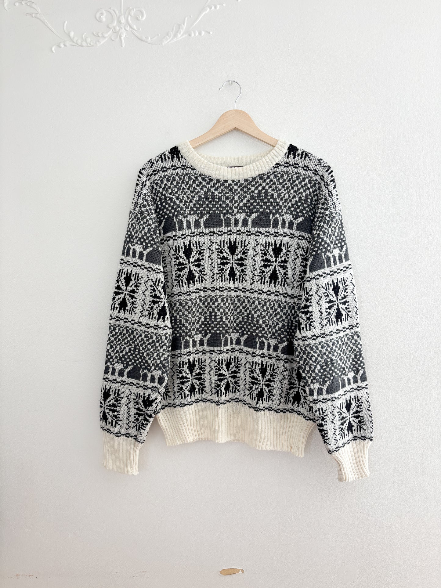 Vintage Patterned Sweater (L)