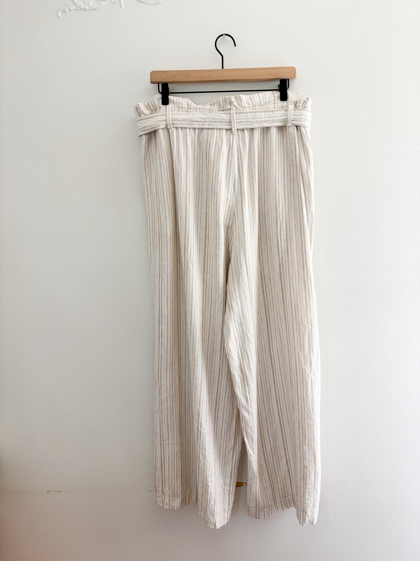 Banana Republic Striped Linen Blend Pants (16)