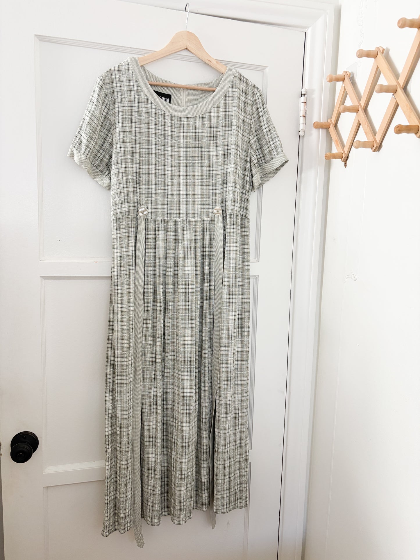 Vintage Plaid Dress (M/L)