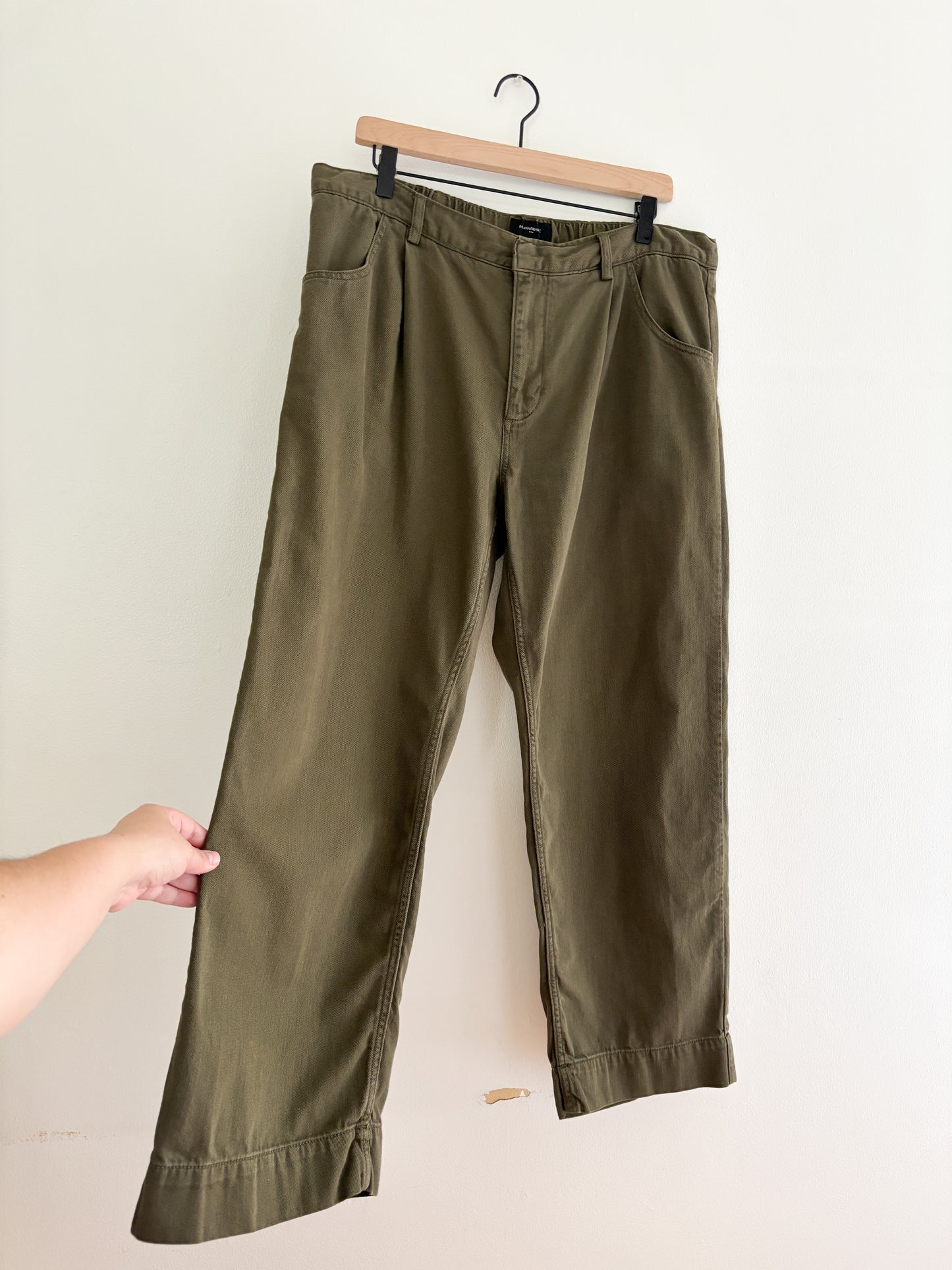Banana Republic Twill Straight Pull On Pants (L)
