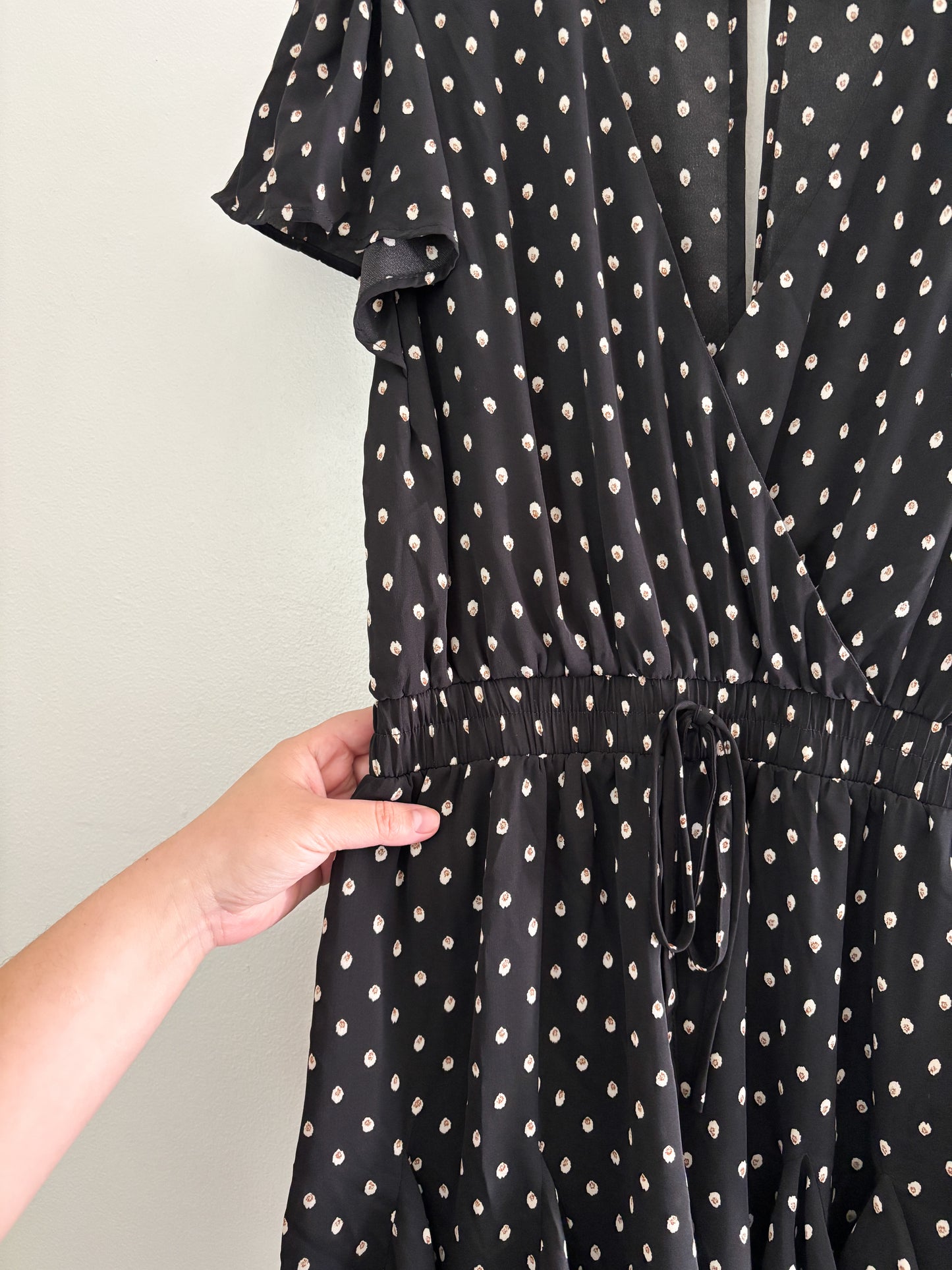 Black Patterned Flowy Romper (S)