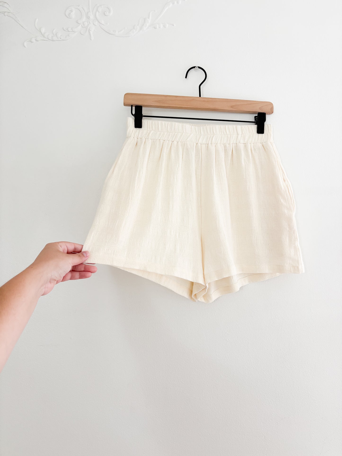 Beige Botany Easy Shorts (M)