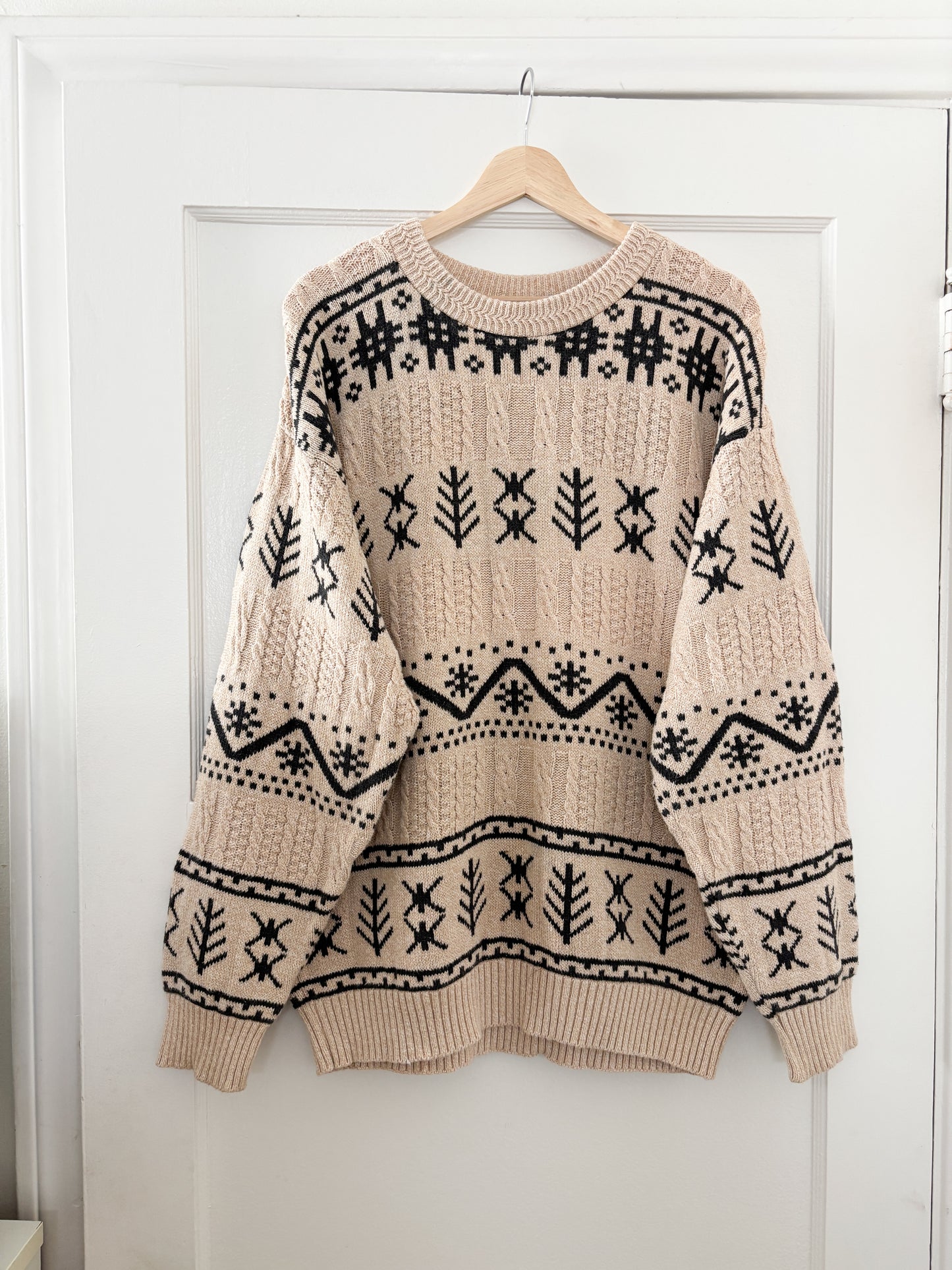 Vintage Patterned Sweater (L/XL)