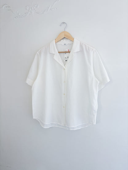 NWT Uniqlo Button Up (L)