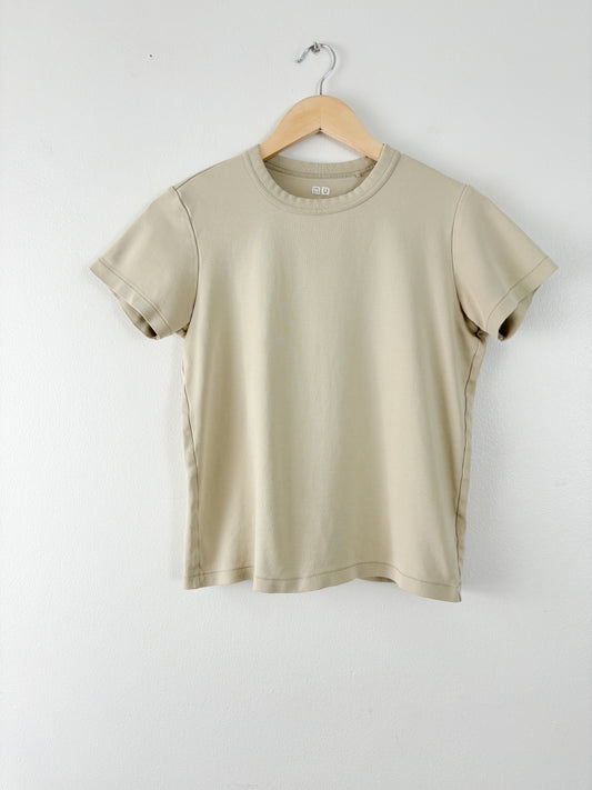 Uniqlo basic tee