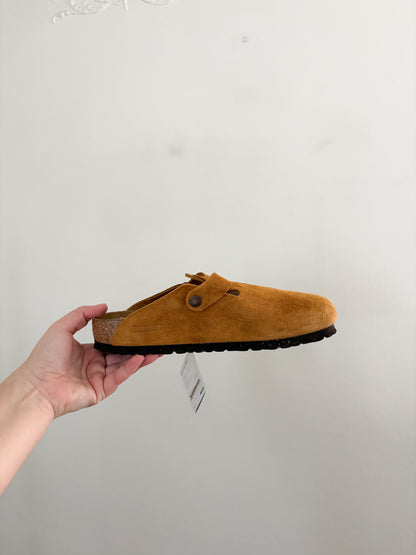 NWT Birkenstock Boston Suede Clogs