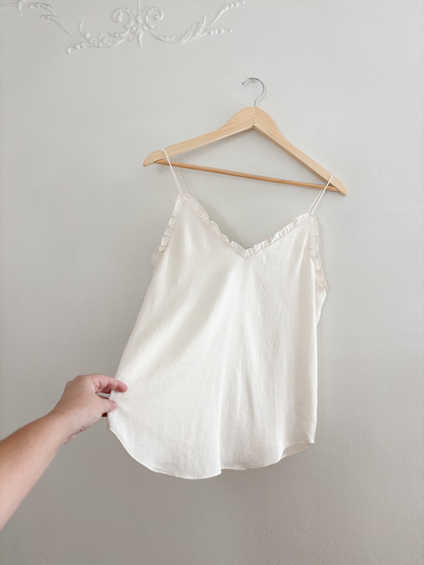 Express ruffle tank top (S)