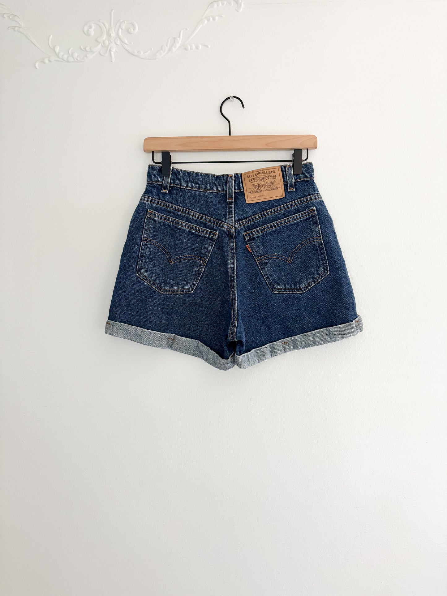 Levis Orange Tab Dark Wash Shorts (26”)