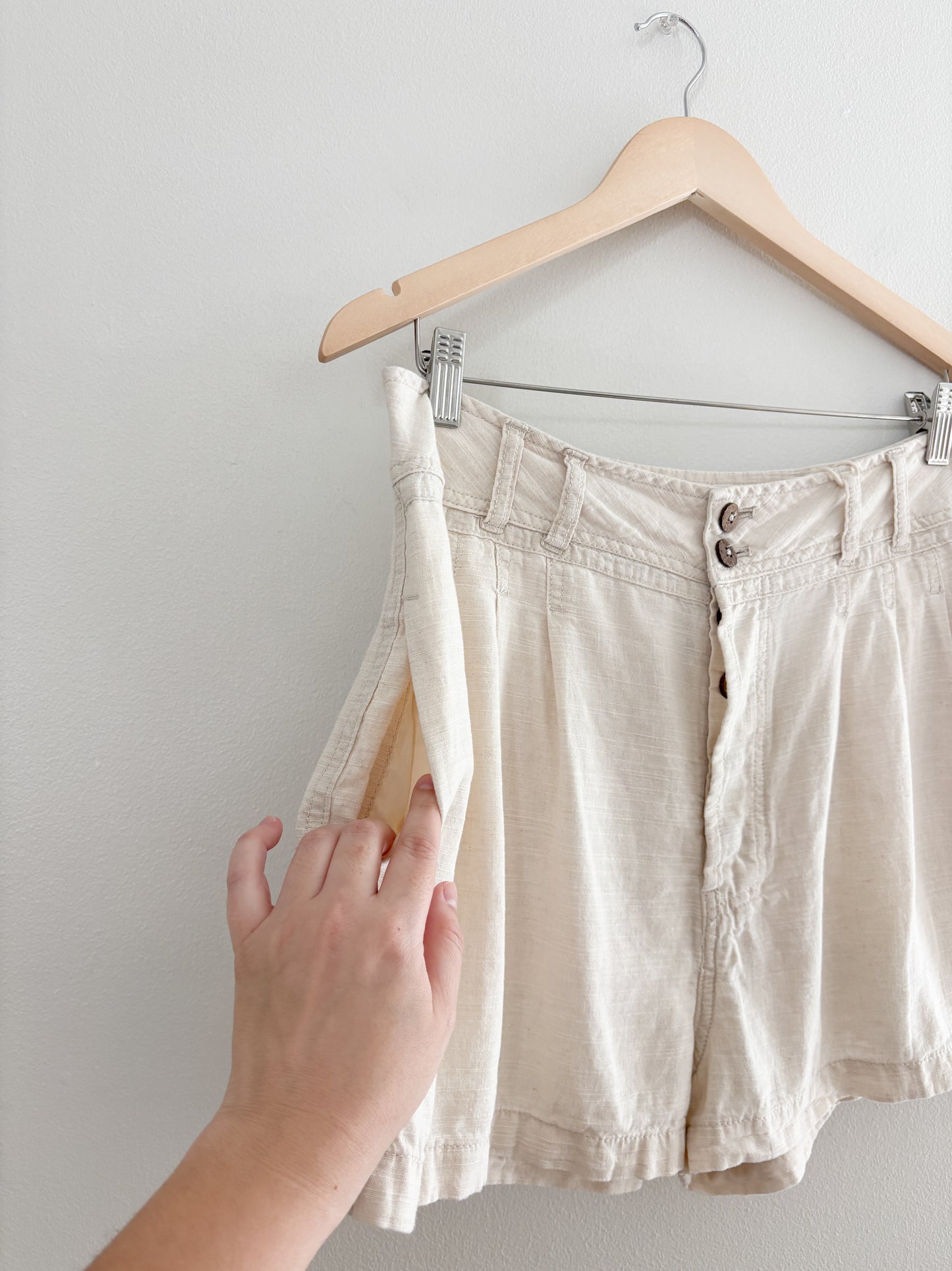 Free People Linen Blend Shorts (M)