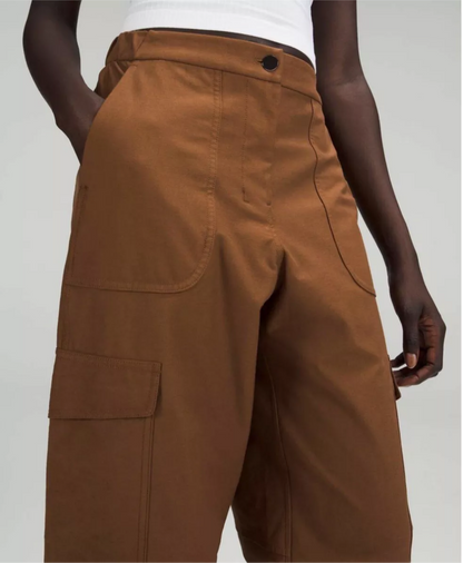 LuluLemon Cargo Pocket Pants (27)