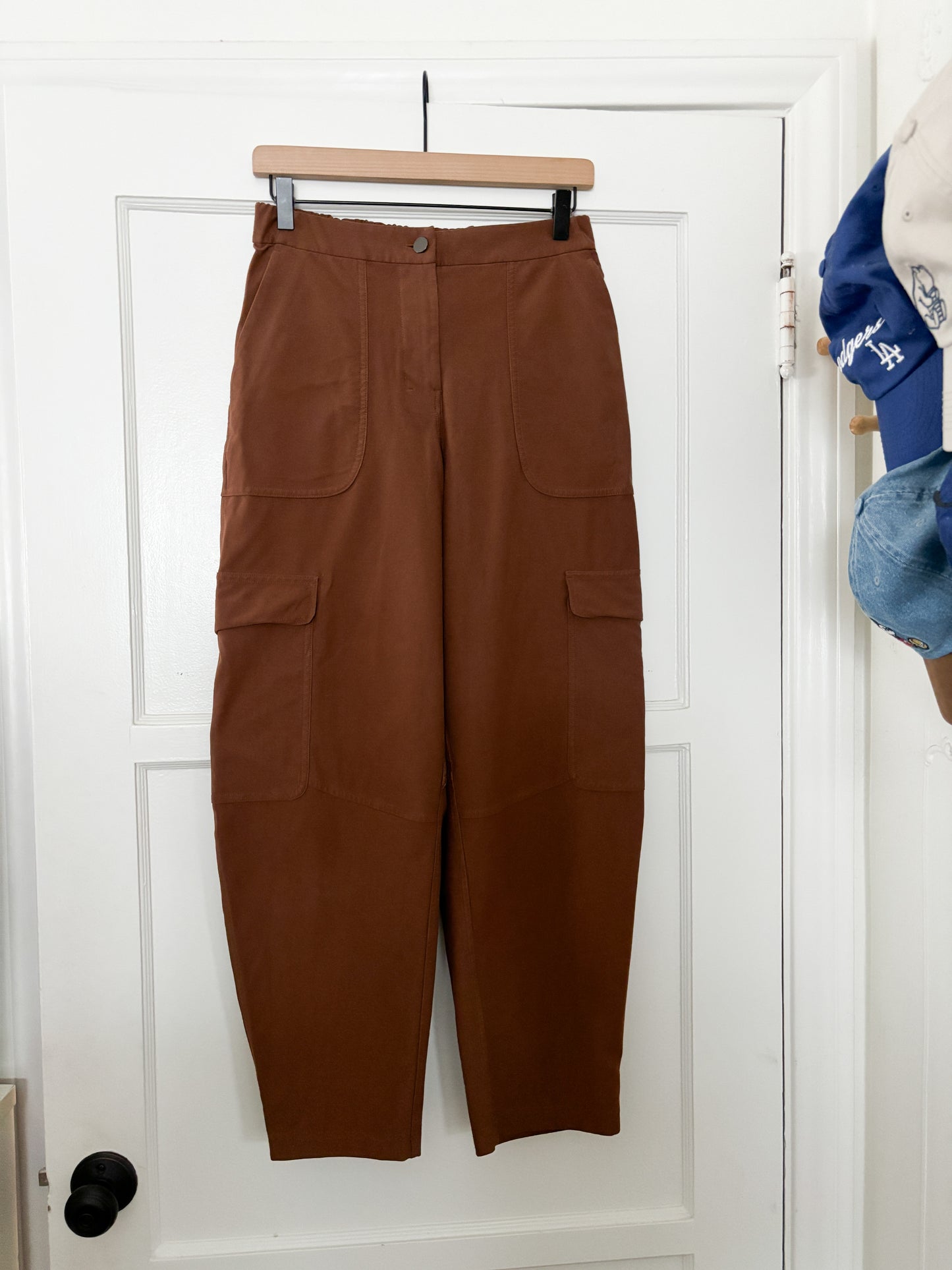 LuluLemon Cargo Pocket Pants (27)