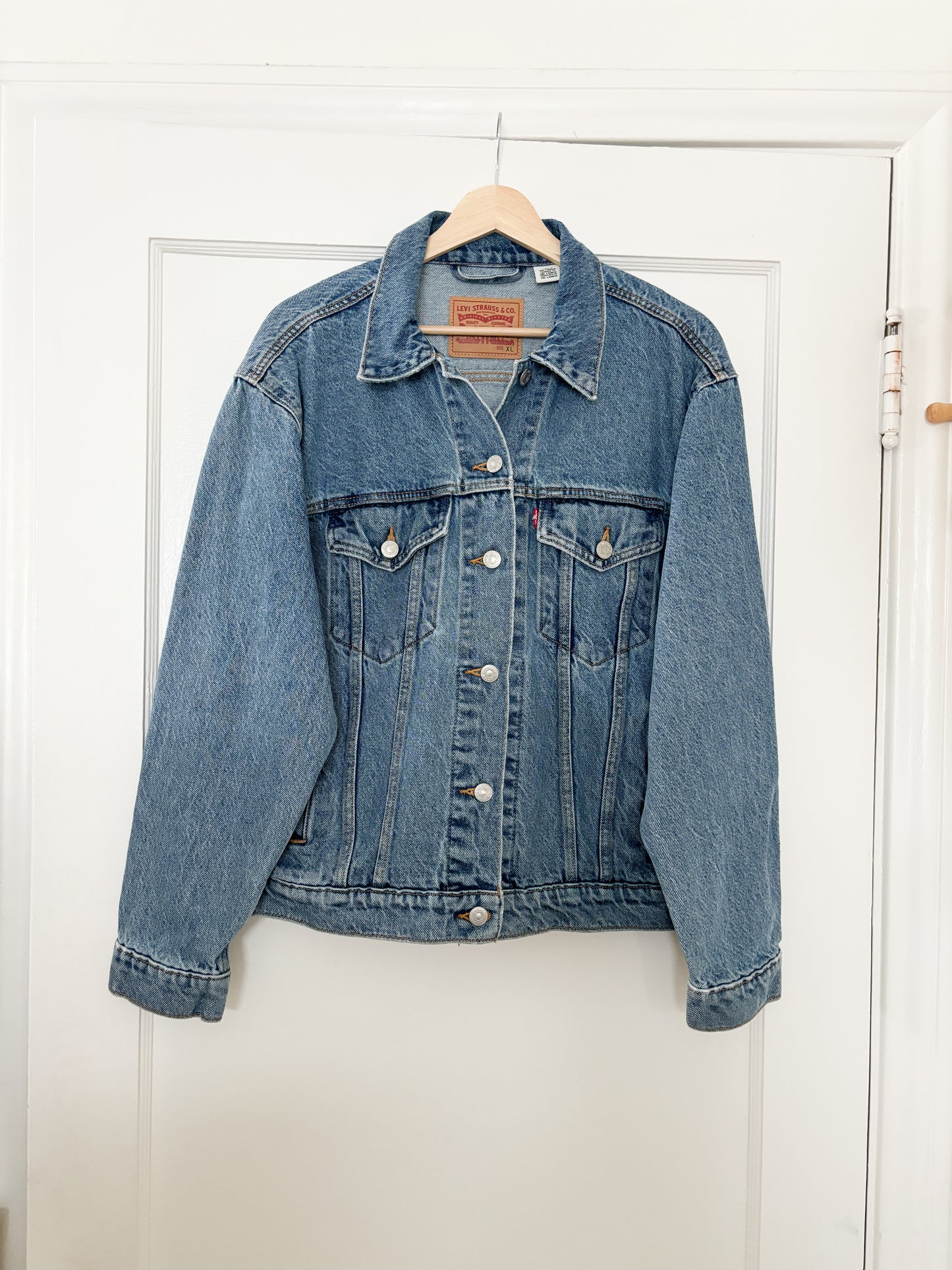 Levis Denim Trucker Jacket (M/L)