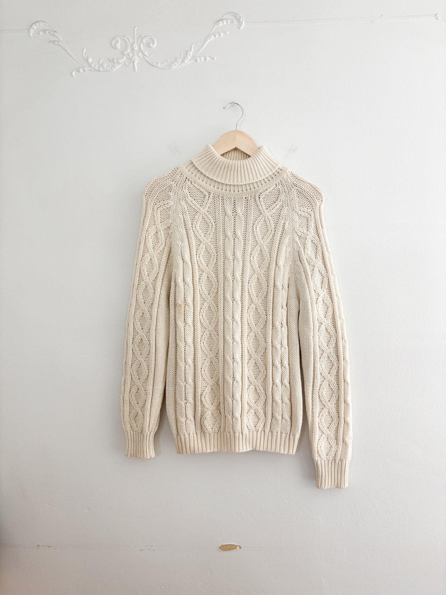 Vintage Cable Knit Turtleneck Sweater (M)