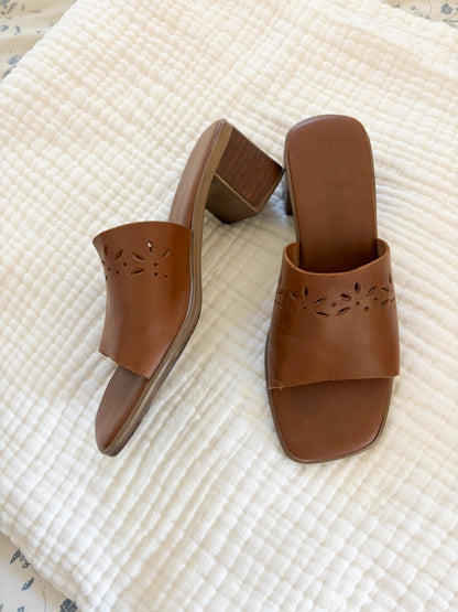Vintage Brown Leather Heeled Sandals (6)