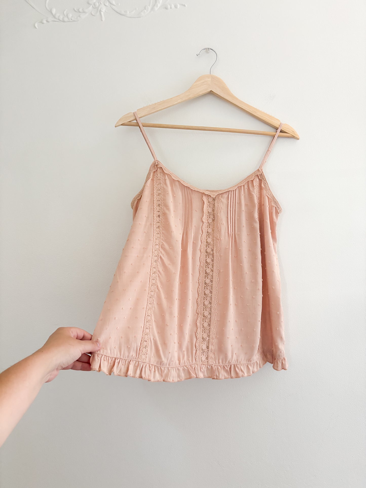 Pink ruffle tank top (S)