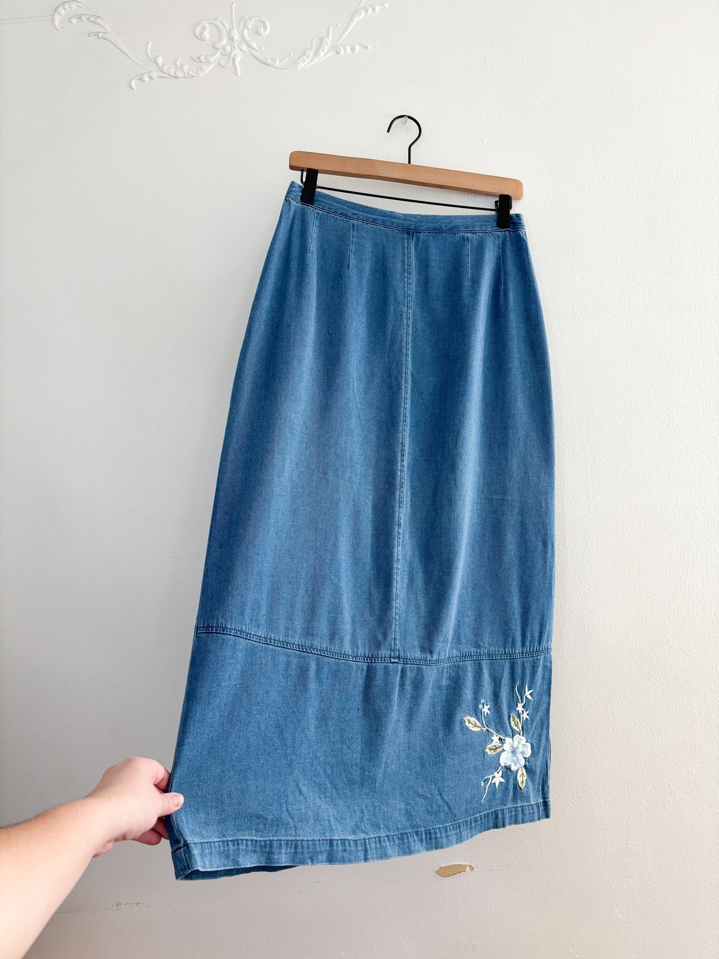 Vintage Floral Embroidered Denim Skirt (27/28”)