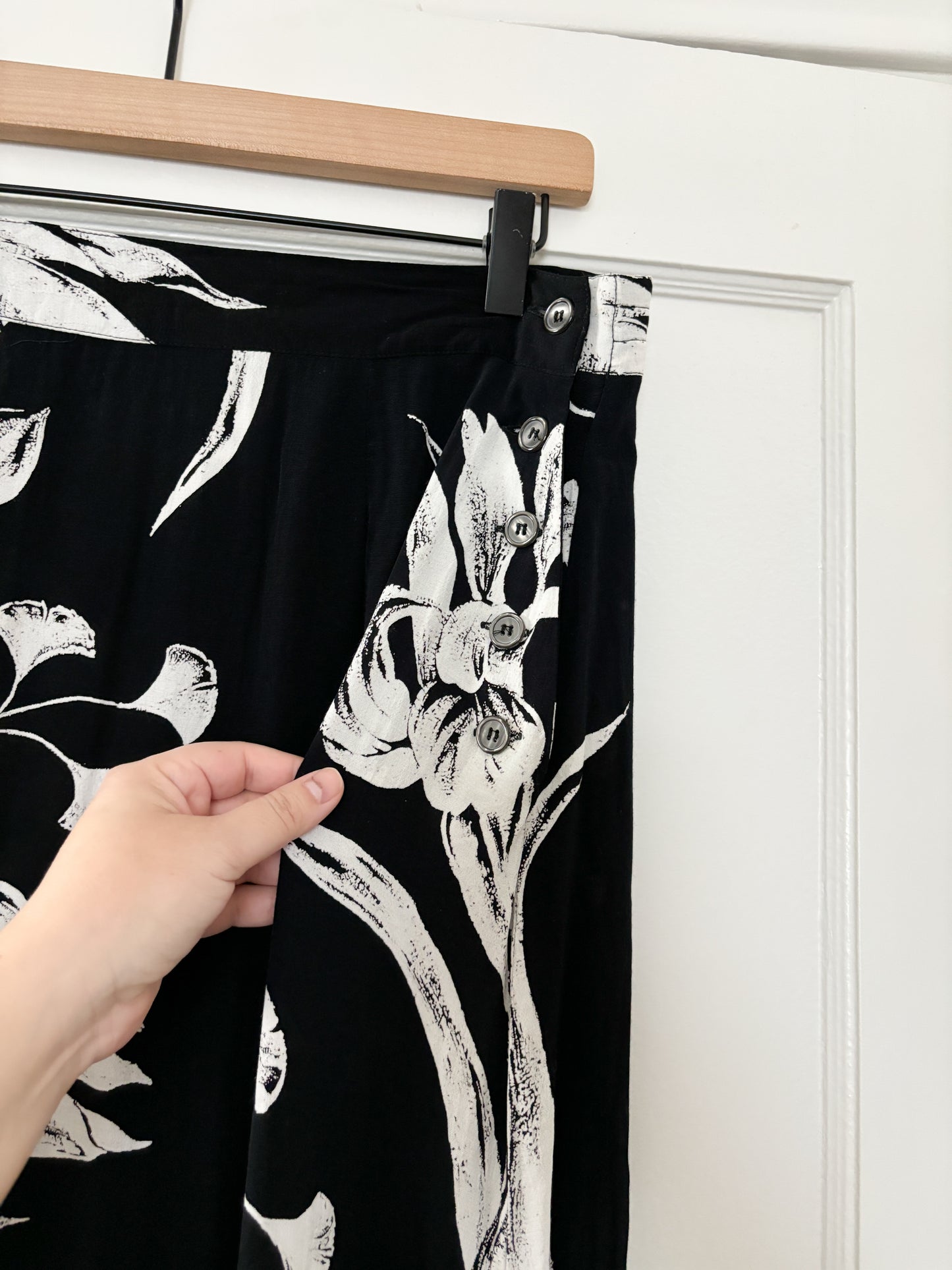 Vintage Black floral Skirt (30/31”)