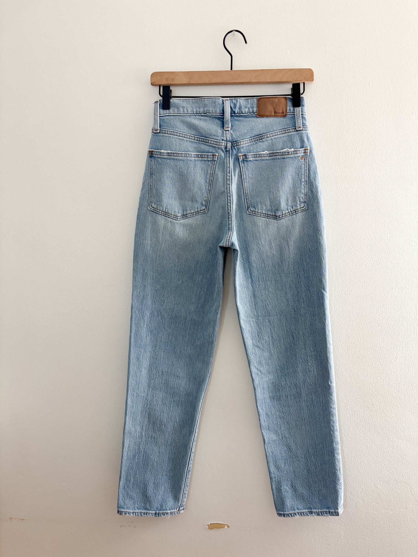 Madewell Classic Straight Jean (26”)