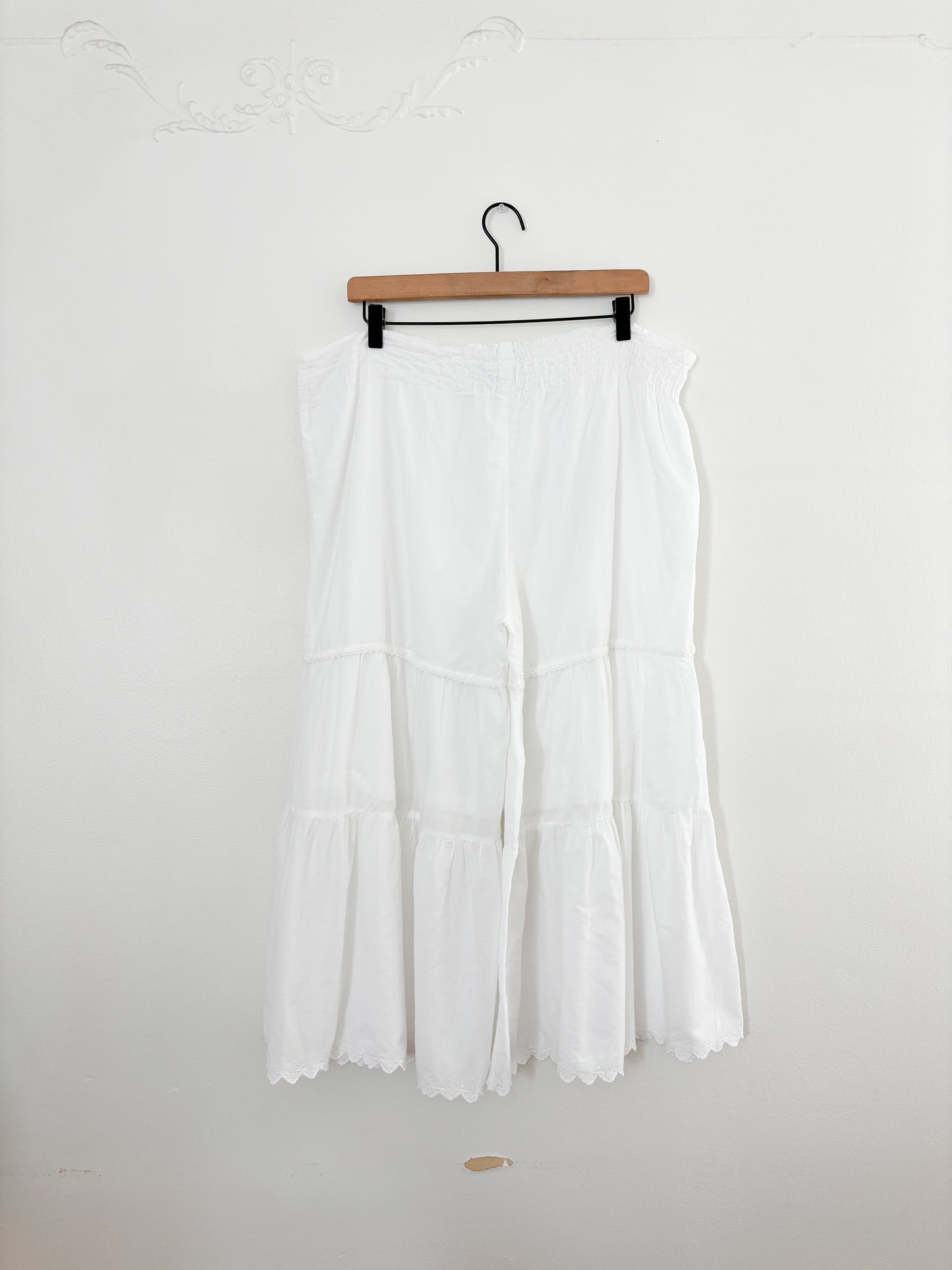 White Ruffle Pants (L/XL)