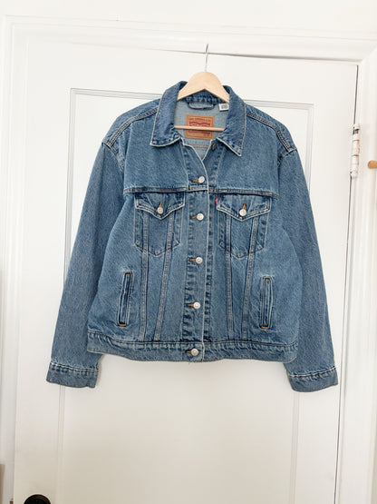 Levis Denim Trucker Jacket (M/L)