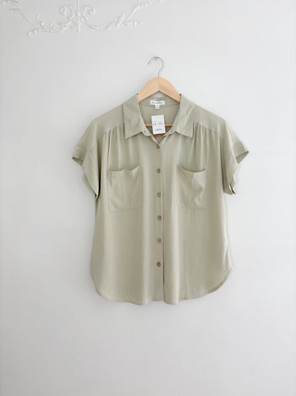 NWT Blu Pepper Sage Button Up (M)