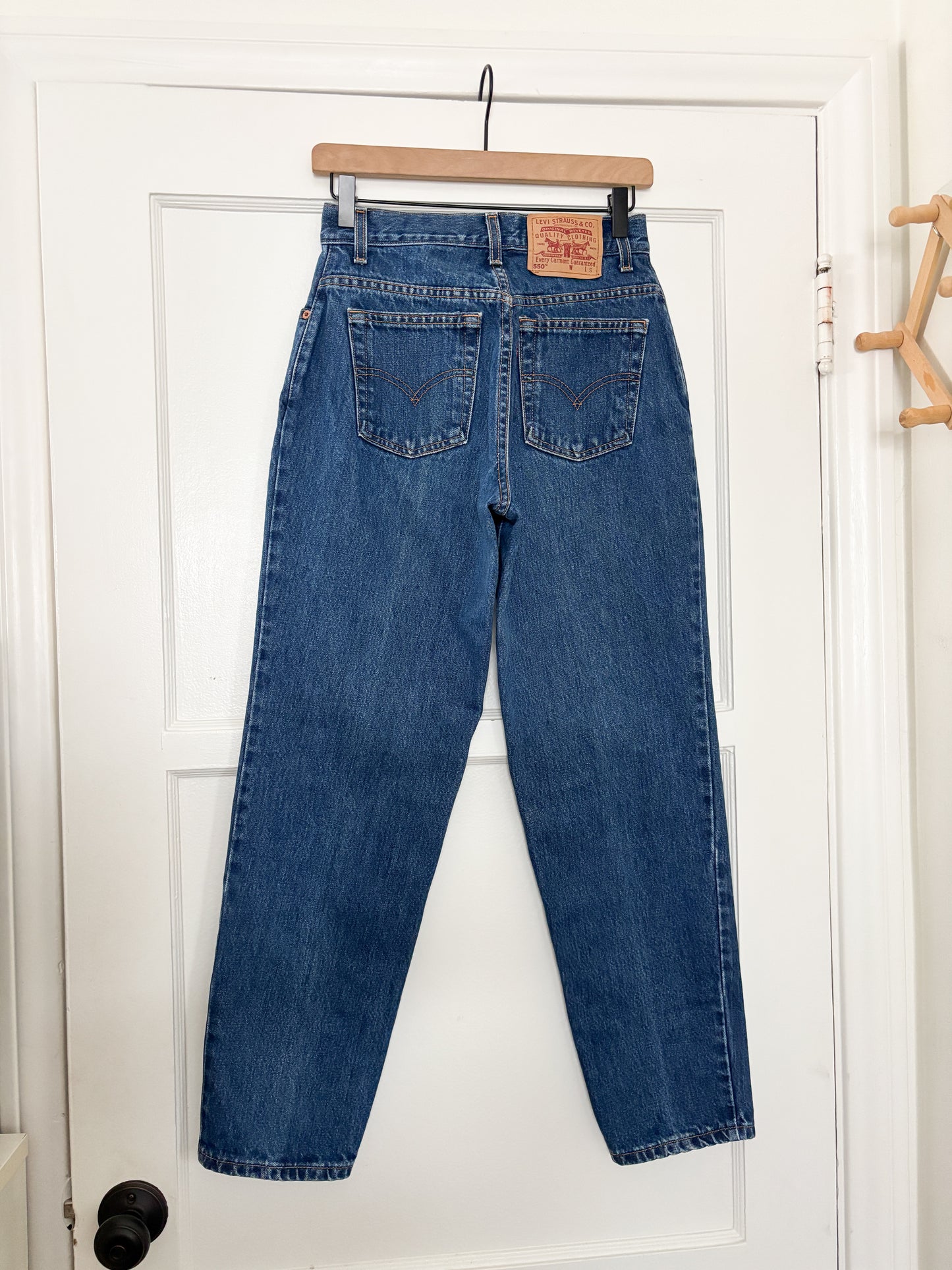 Vintage 550 Relaxed Levis Jeans (26/27”)