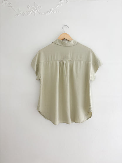 NWT Blu Pepper Sage Button Up (M)