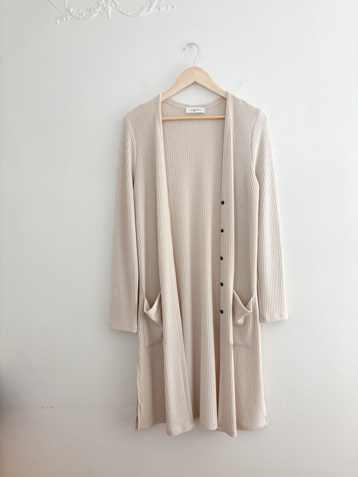 Carly Jean LA Cardigan (M/L)