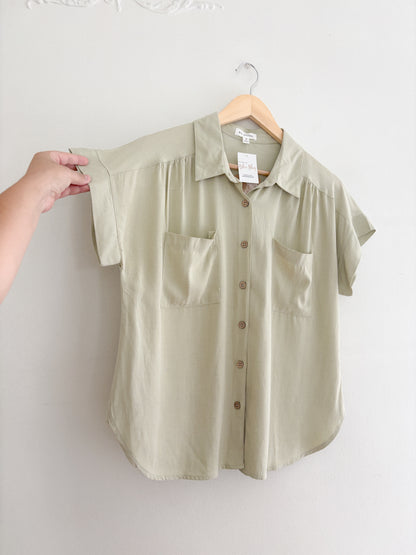 NWT Blu Pepper Sage Button Up (M)